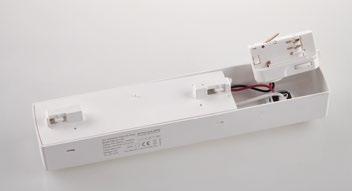 Lampada di emergenza LED in policarbonato per sistema binario trifase Track LED-HELP 2W finitura bianca-nera batteria inclusa Lampada di emergenza LED in policarbonato per sistema binario trifase Track LED-HELP 2W finitura bianca-nera batteria inclusa
